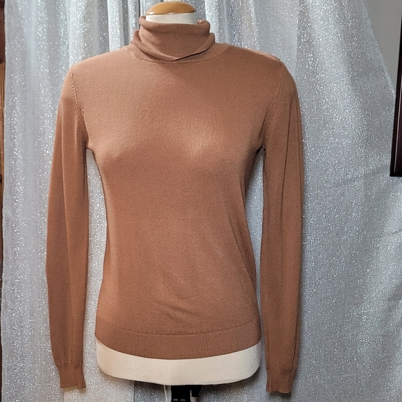 3/$25 Camel H&M Turtleneck - Picture 2 of 8
